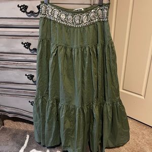Kaktus, olive green skirt